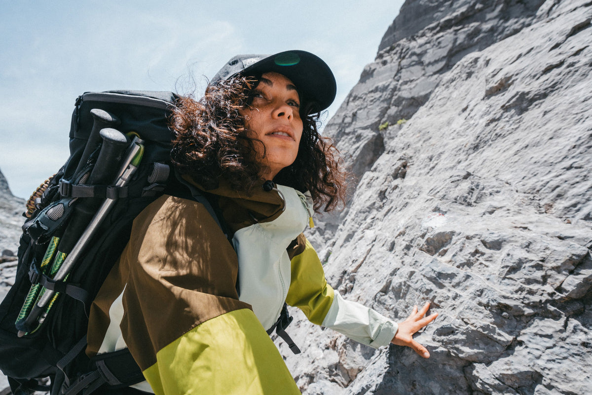 Women's Hiking Clothes: What Winter Look for the Mountains?