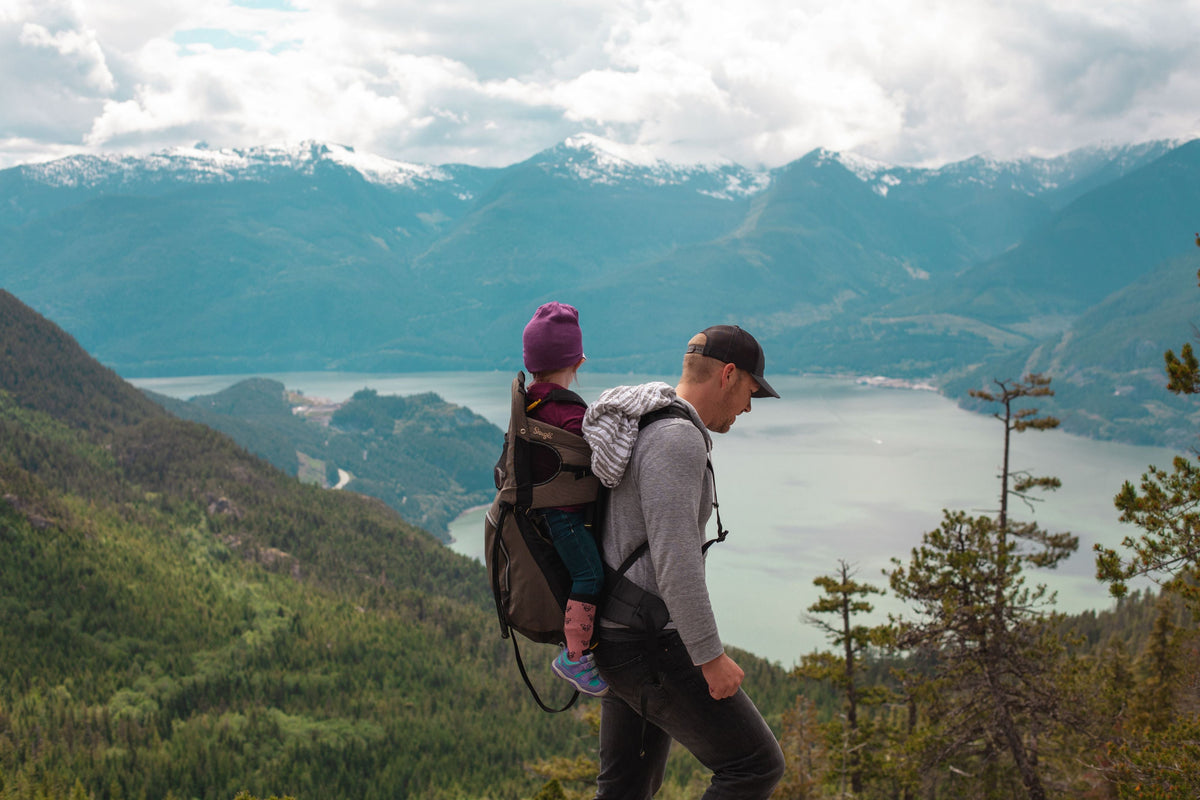 Best Child Carrier for Hiking: How to Choose for the Family