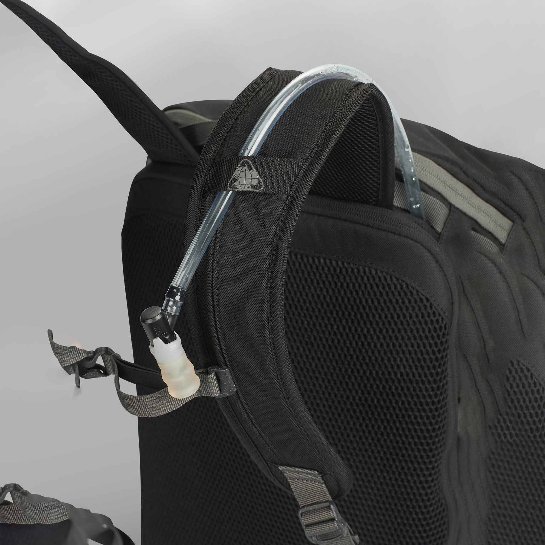 KOMIT18 BACKPACK __color:Black#18