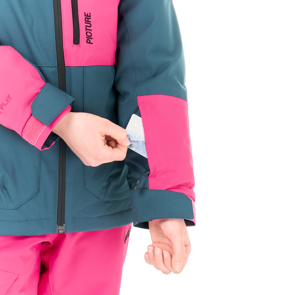 Ski pass pocket