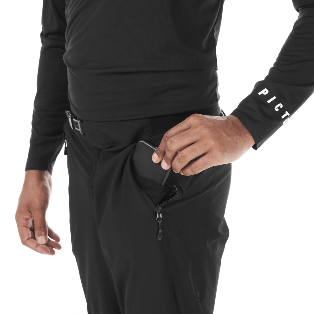 Left side phone pocket with neoprene mesh lining