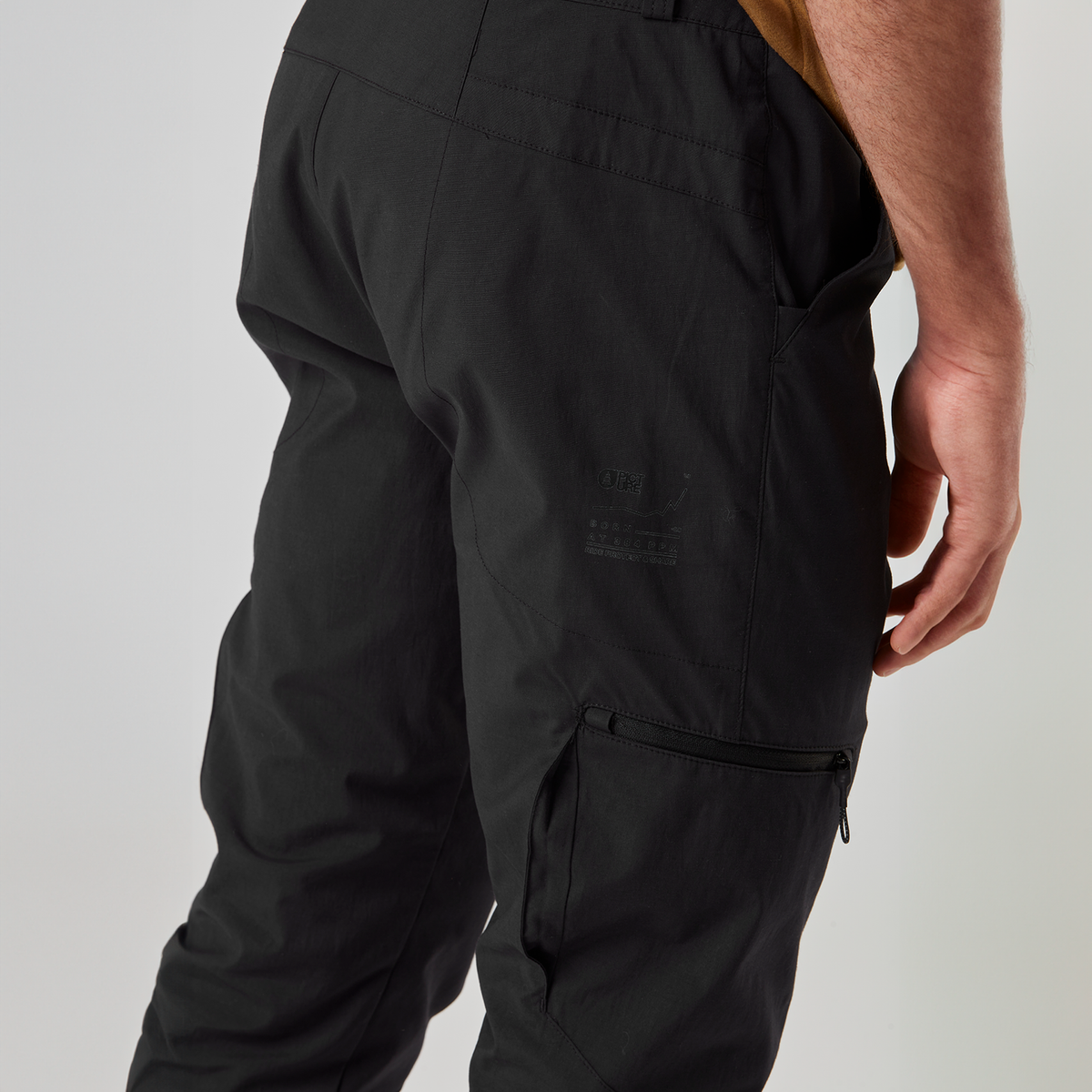 ALPHO PANTS __color:Black#6