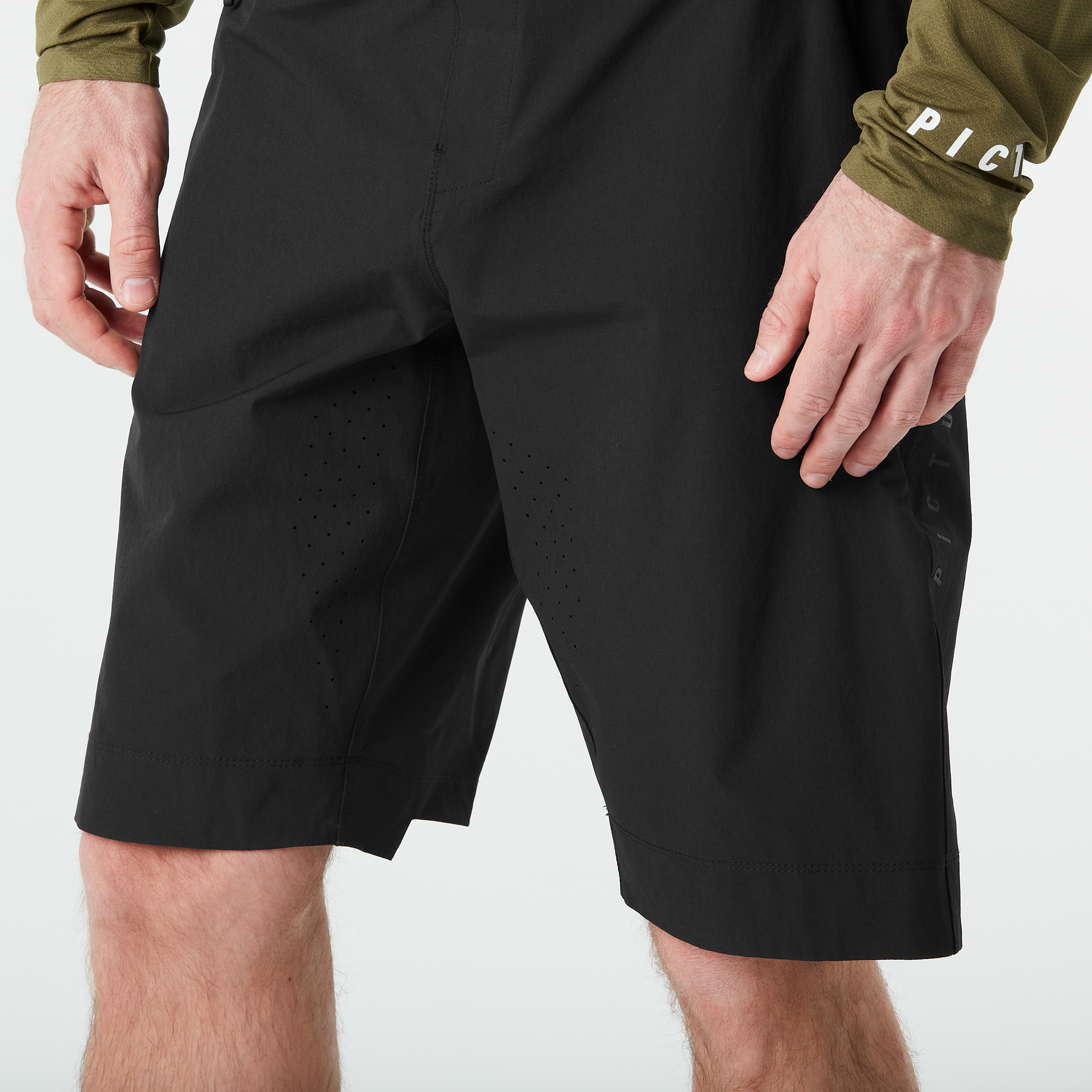 VELLIR STRETCH SHORTS __color:Black#5