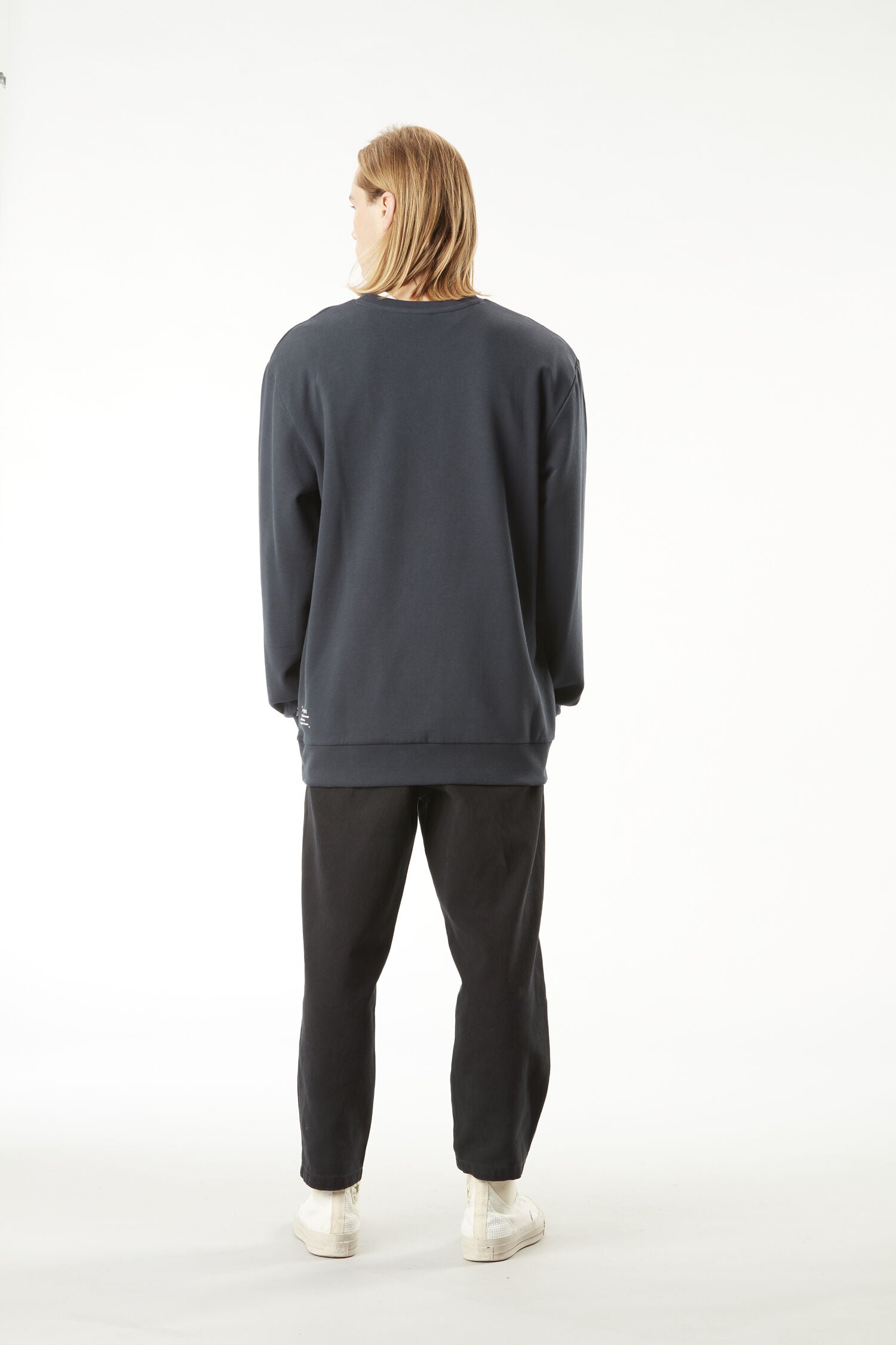 AUTHENTIC CREW __color:Dark_Blue#9