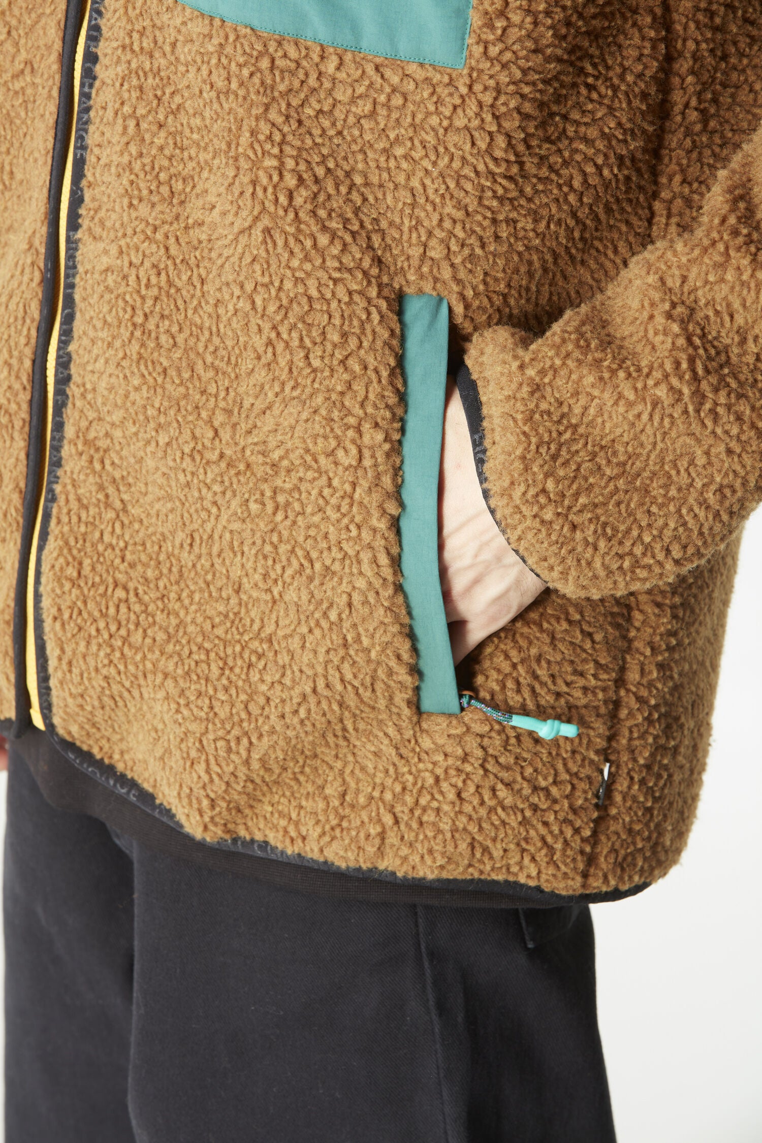 QUILCHENA ZIP FLEECE __color:Chocolate-Bayberry#8