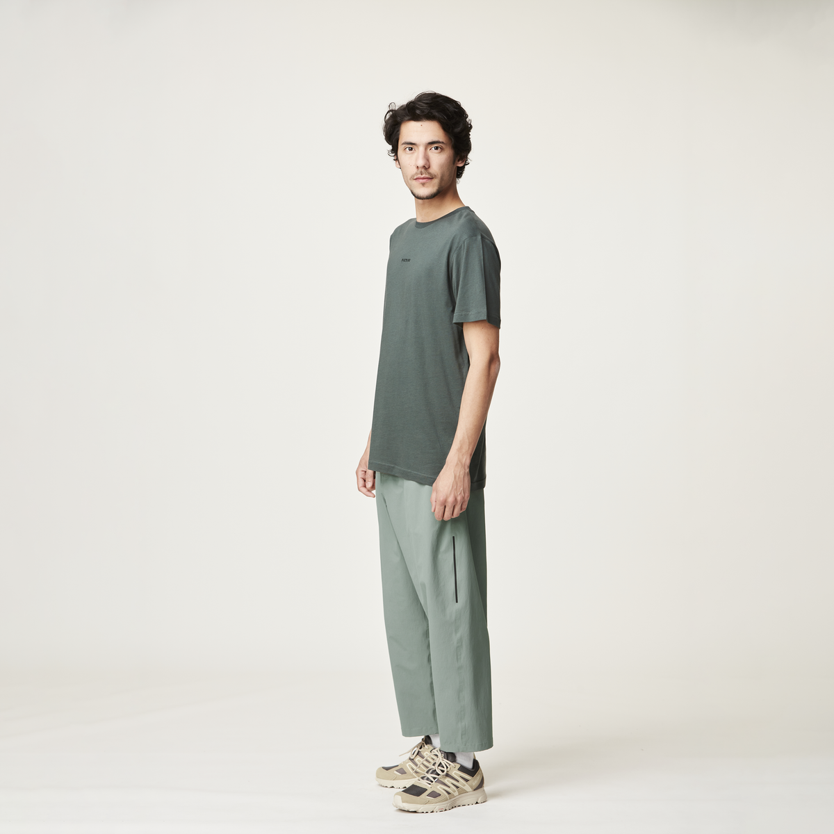 ITTRO TEE __color:Concrete_Grey#8