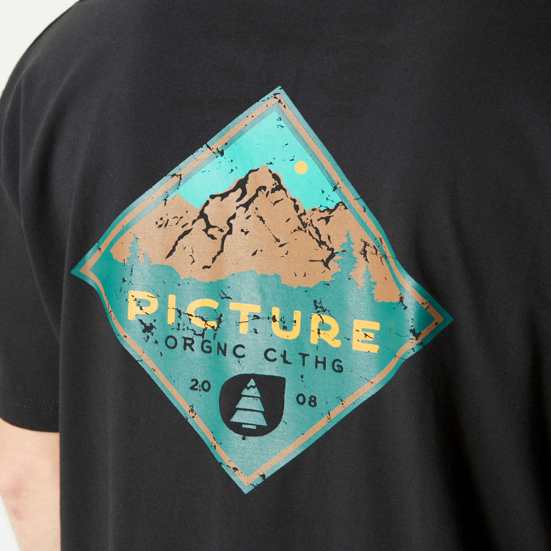 USIL TEE __color:Black#9
