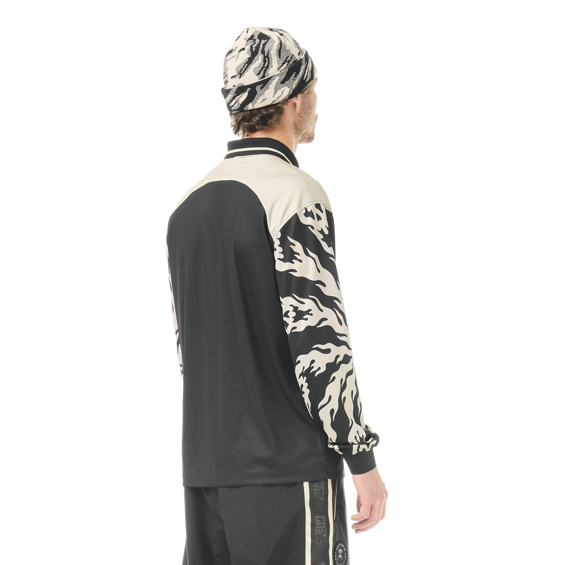 FC PICTURE LS TEE __color:Black_/_Pure_Cashmere#2