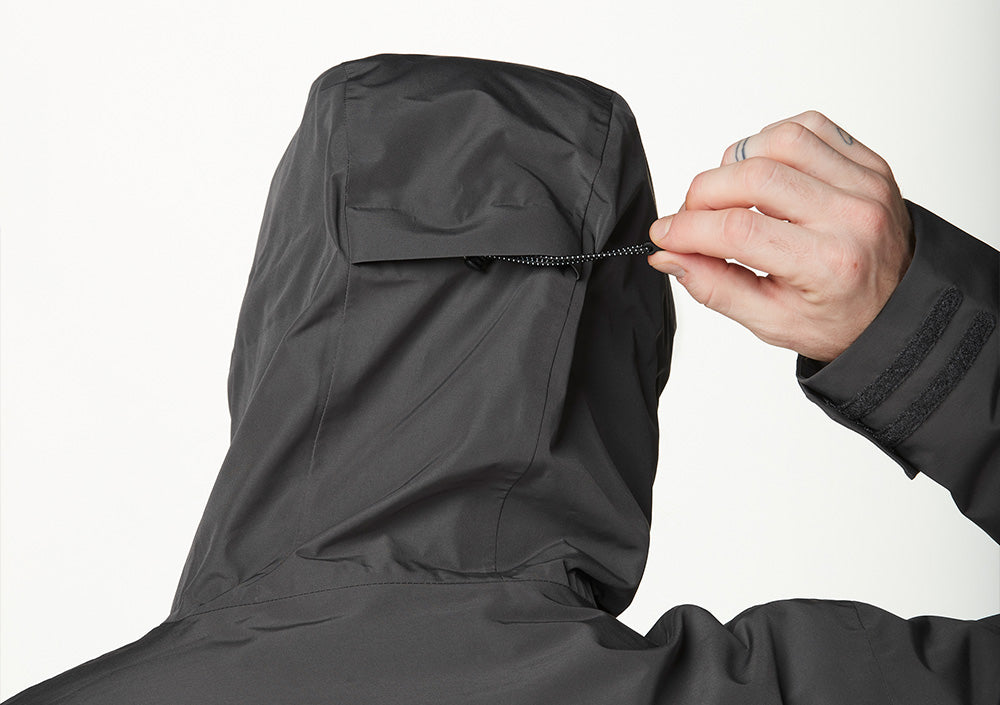 Ergonomic hood with single-point adjustment system