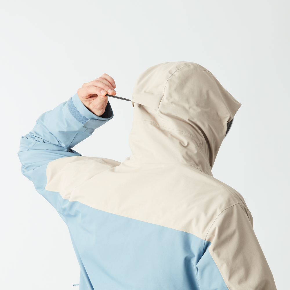 Capuche ergonomique avec système de réglage à trois points