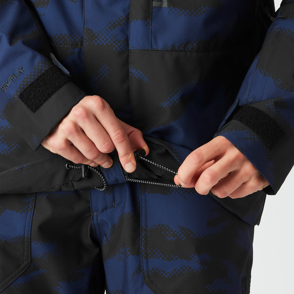  Adjustable hem with drawcord