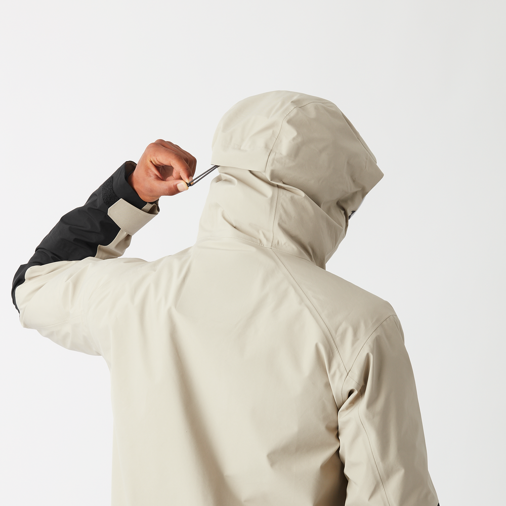 Ergonomic hood with three-point adjusment system