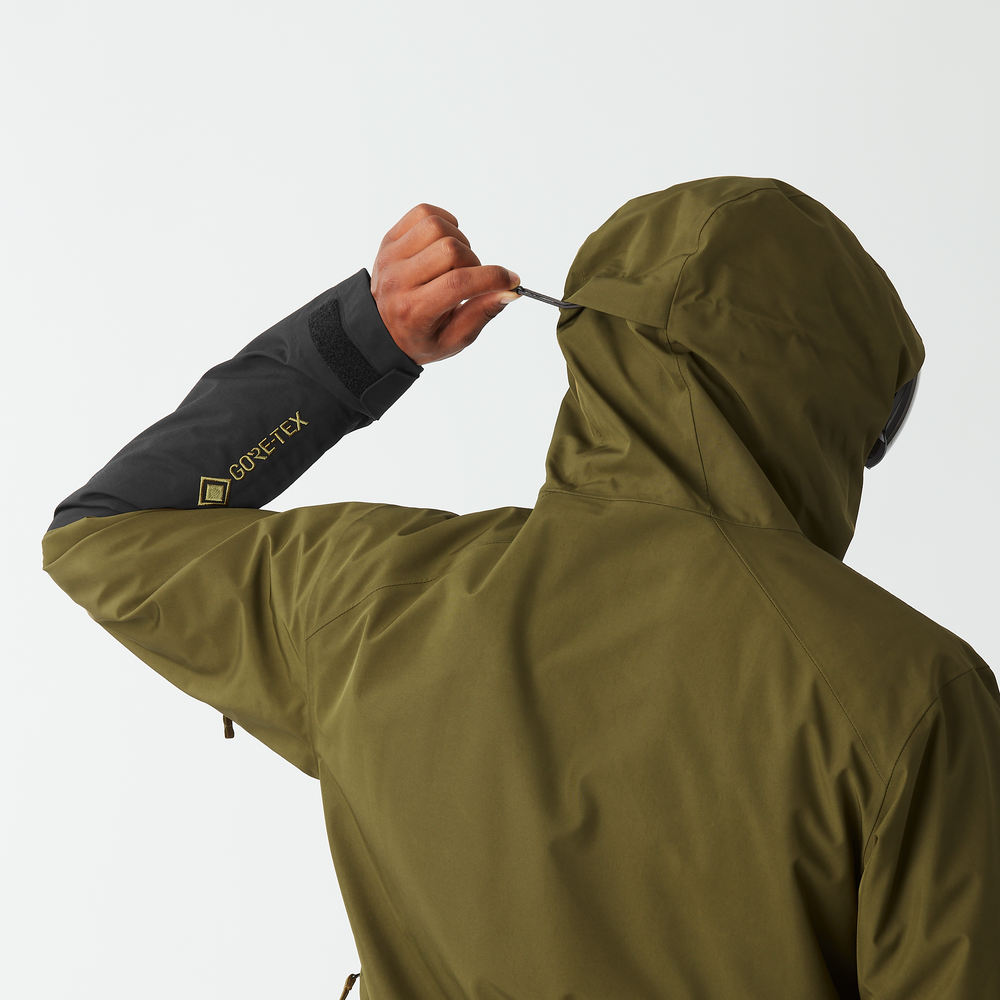 Ergonomic hood with three-point adjusment system