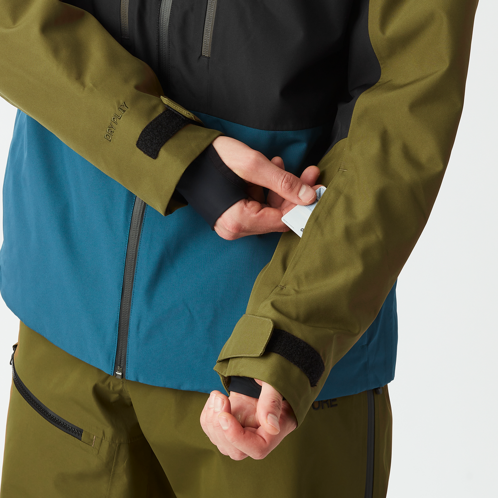 Ski pass pocket