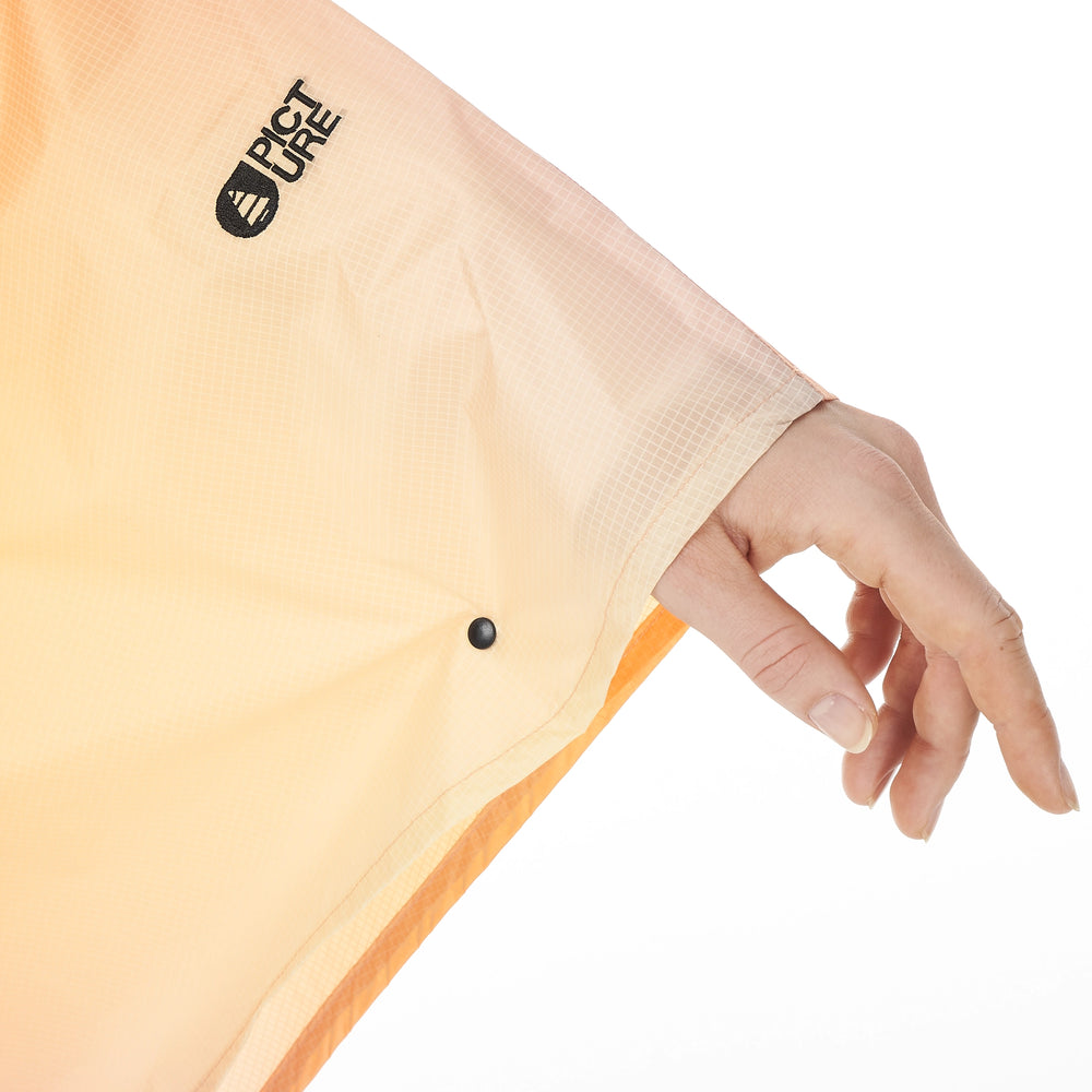 Sleeve-limiting snap fastener