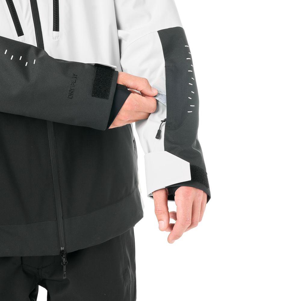 Ski pass pocket