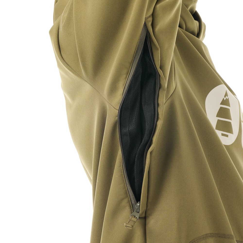 Pit zipped opennings 