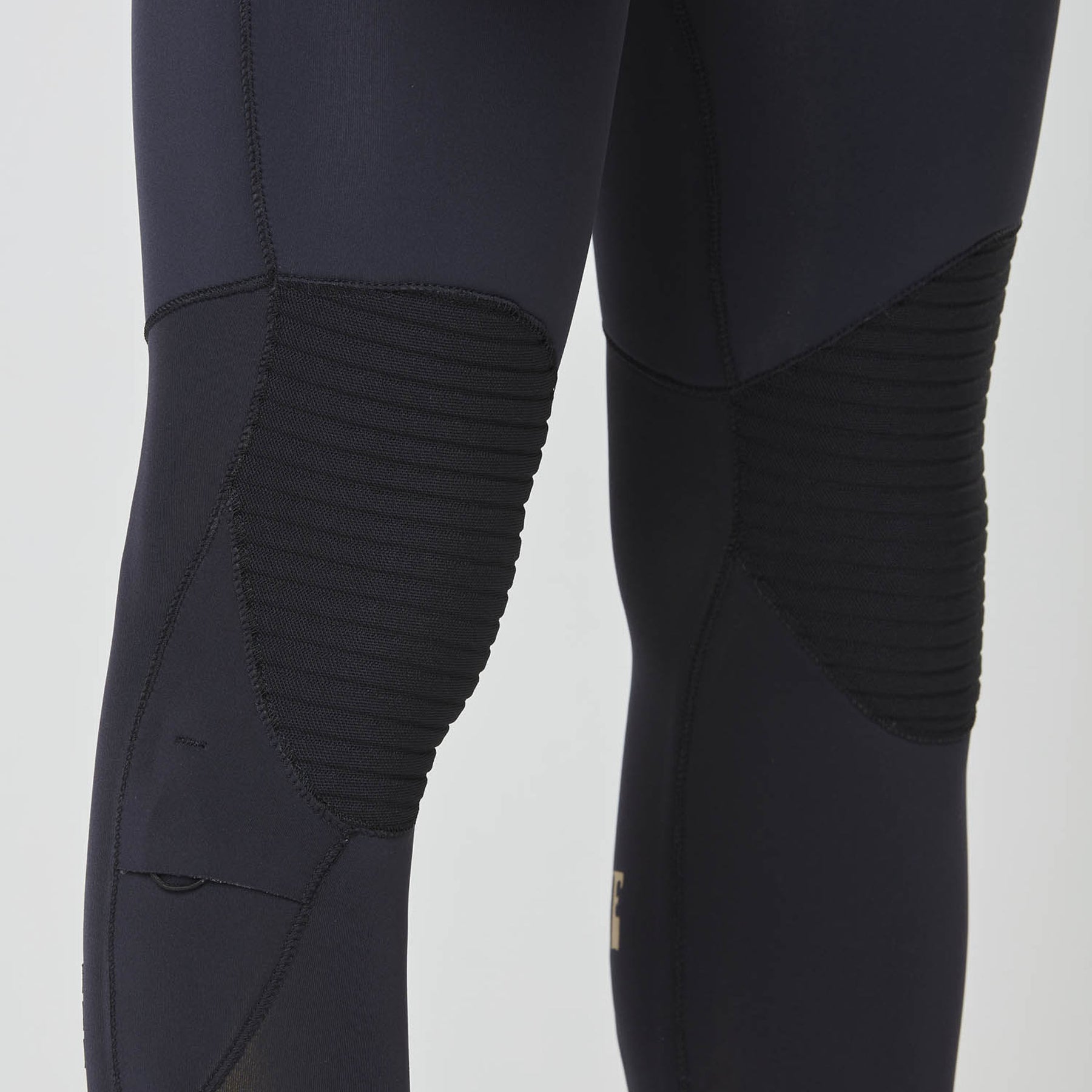 EQUATION 3/2 LOGO FZ __color:Black#4