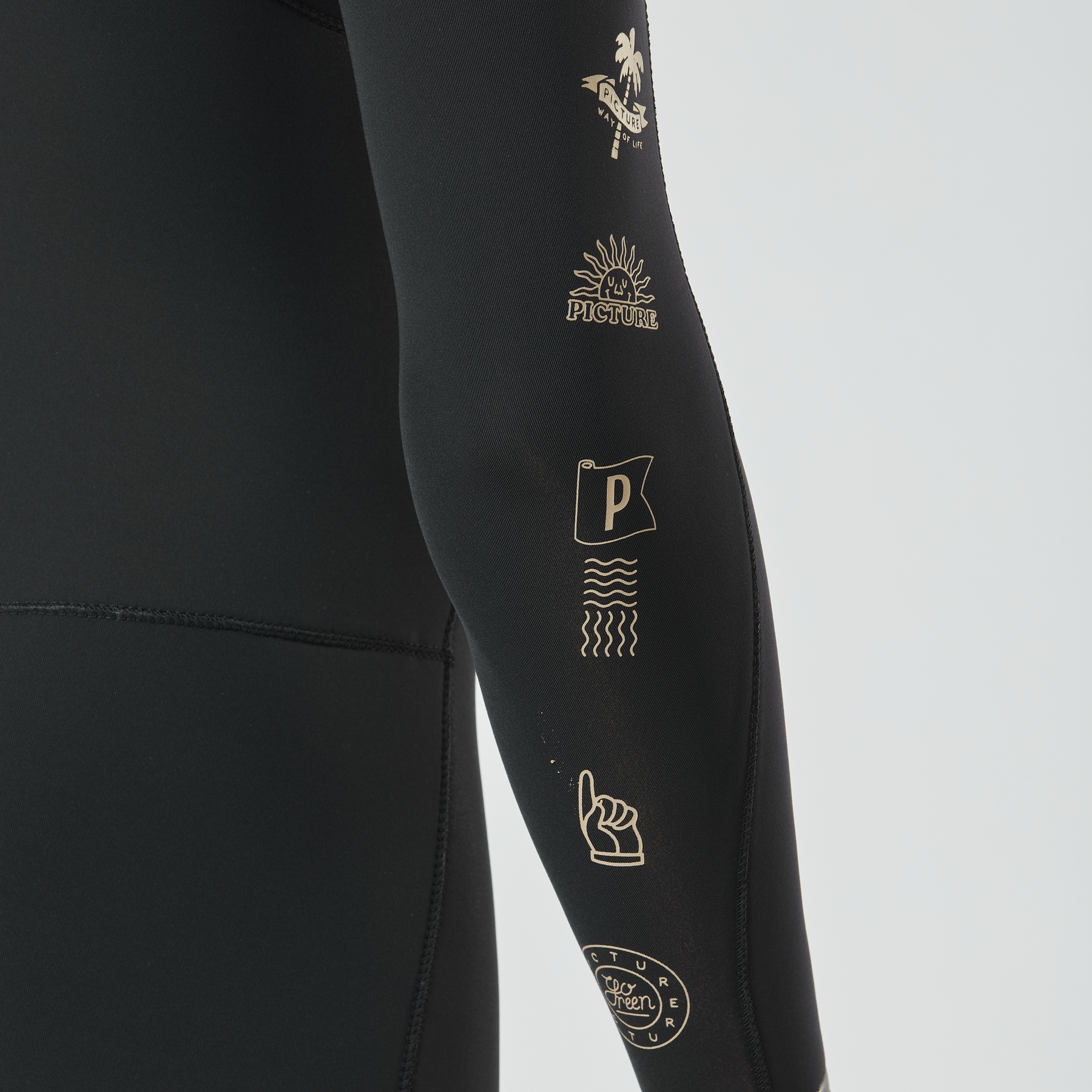 EQUATION 3/2 LOGO FZ __color:LM_Black#20