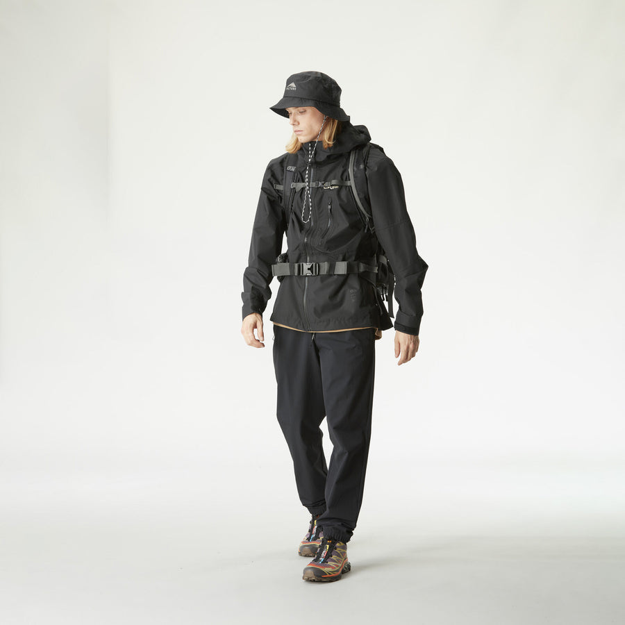 ABSTRAL+ 2.5L JKT __color:Black#21