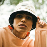 OKORI 2IN1 BUCKET HAT __color:Wood_Ash_Guinea#22