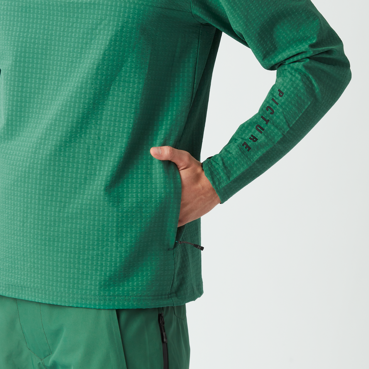 PARAGA 1/4 ZIP HOODIE __color:Smoke_Pine#25