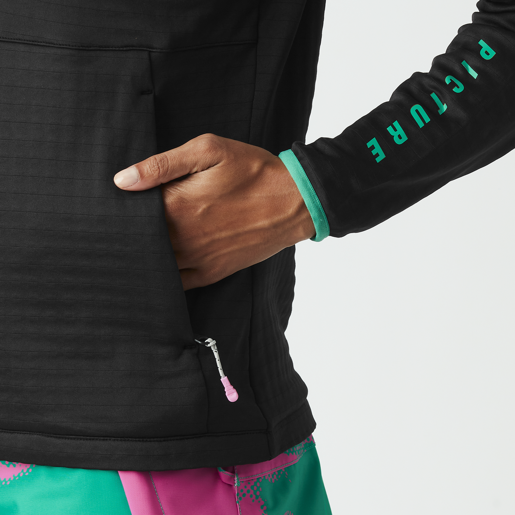 BAKE W 1/4 GRID FLEECE __color:Black#4
