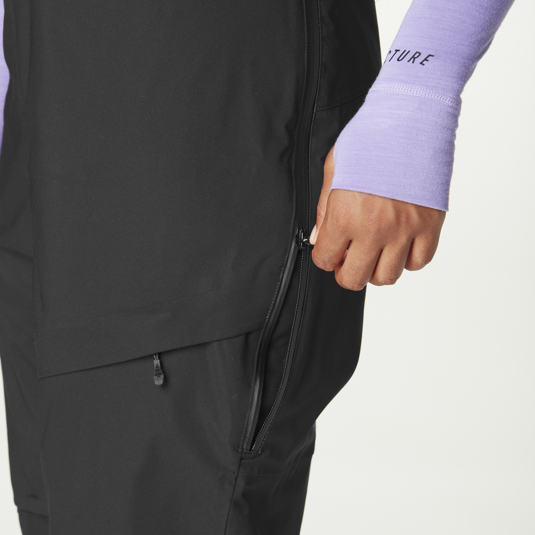 ELWY BIB PANTS __color:Black#4