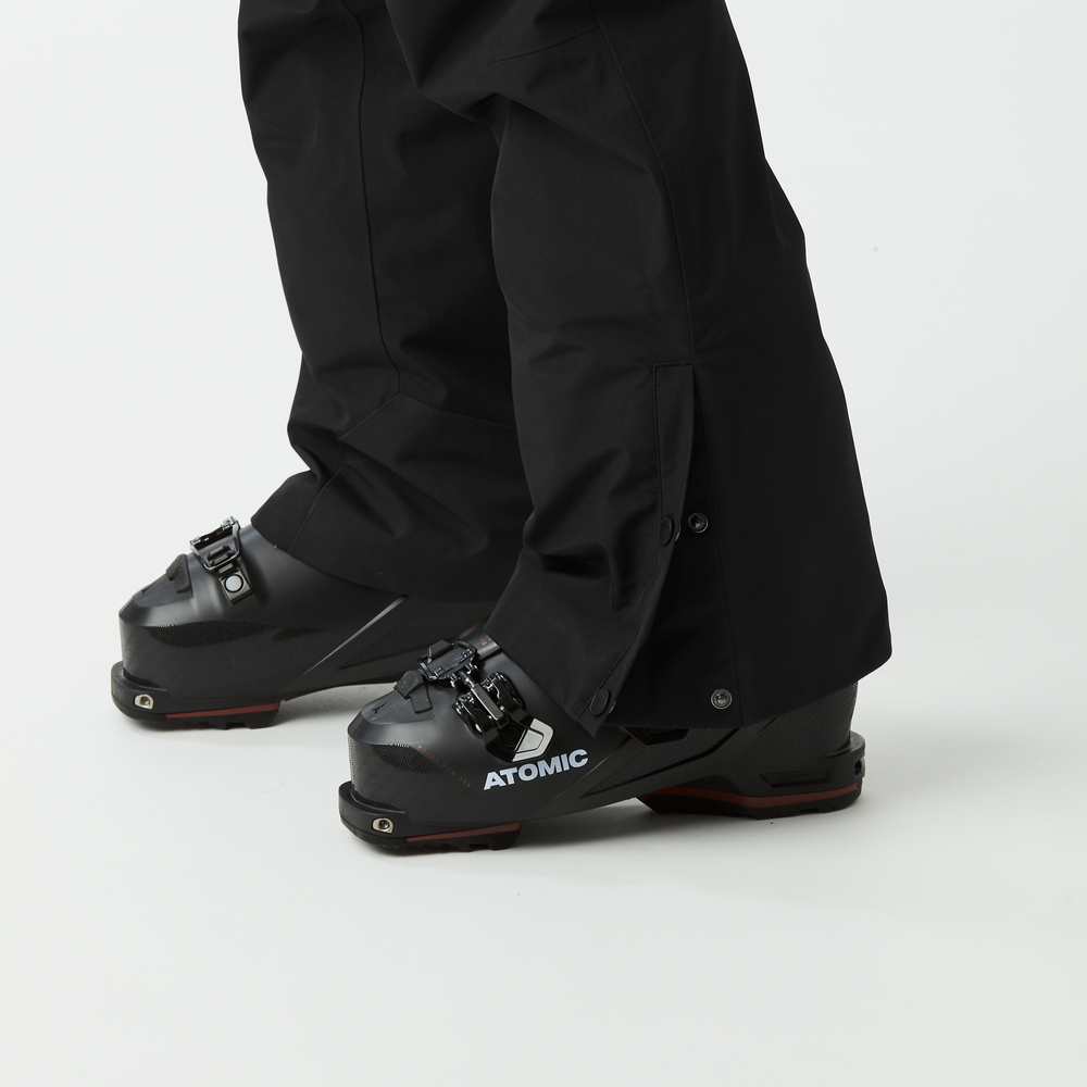 Boutons-pression sur le bas de la jambe