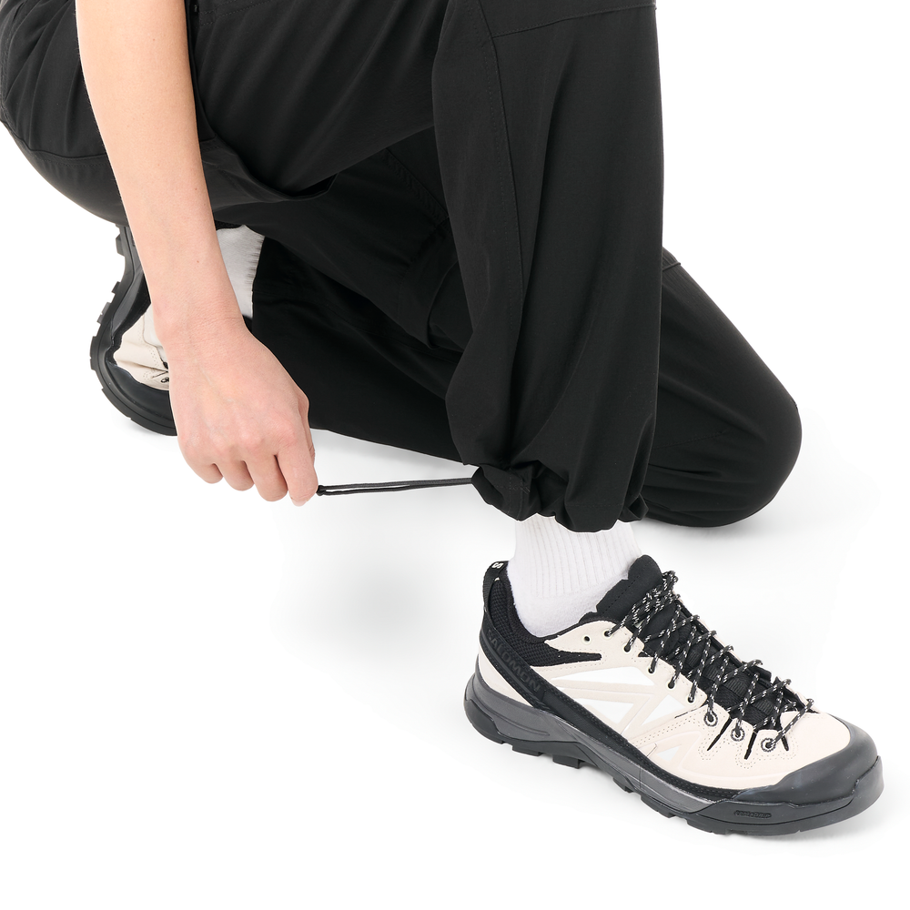 Adjustable drawcord hem 