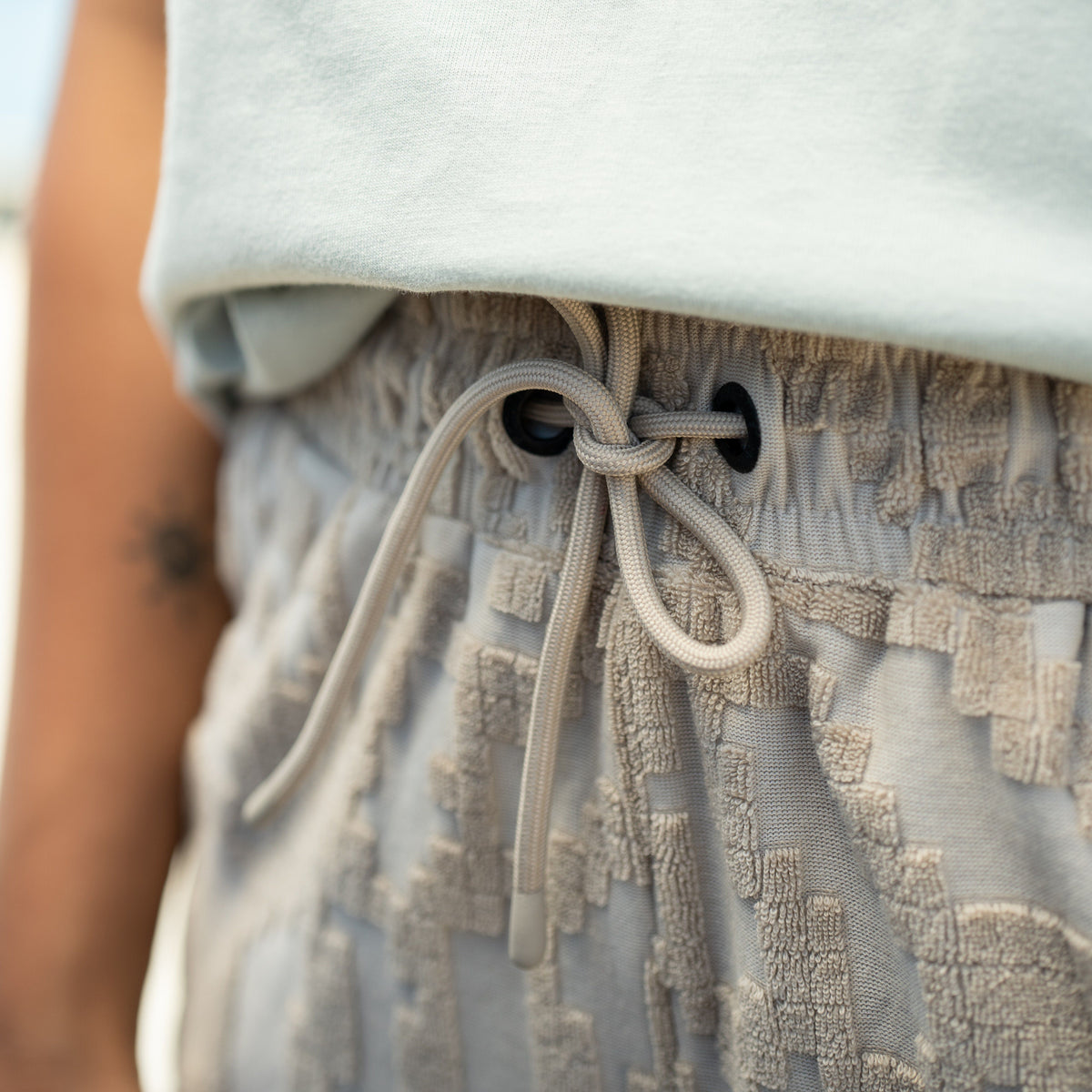 CLADY SHORTS __color:Pure_Cashemere_Embossed#3