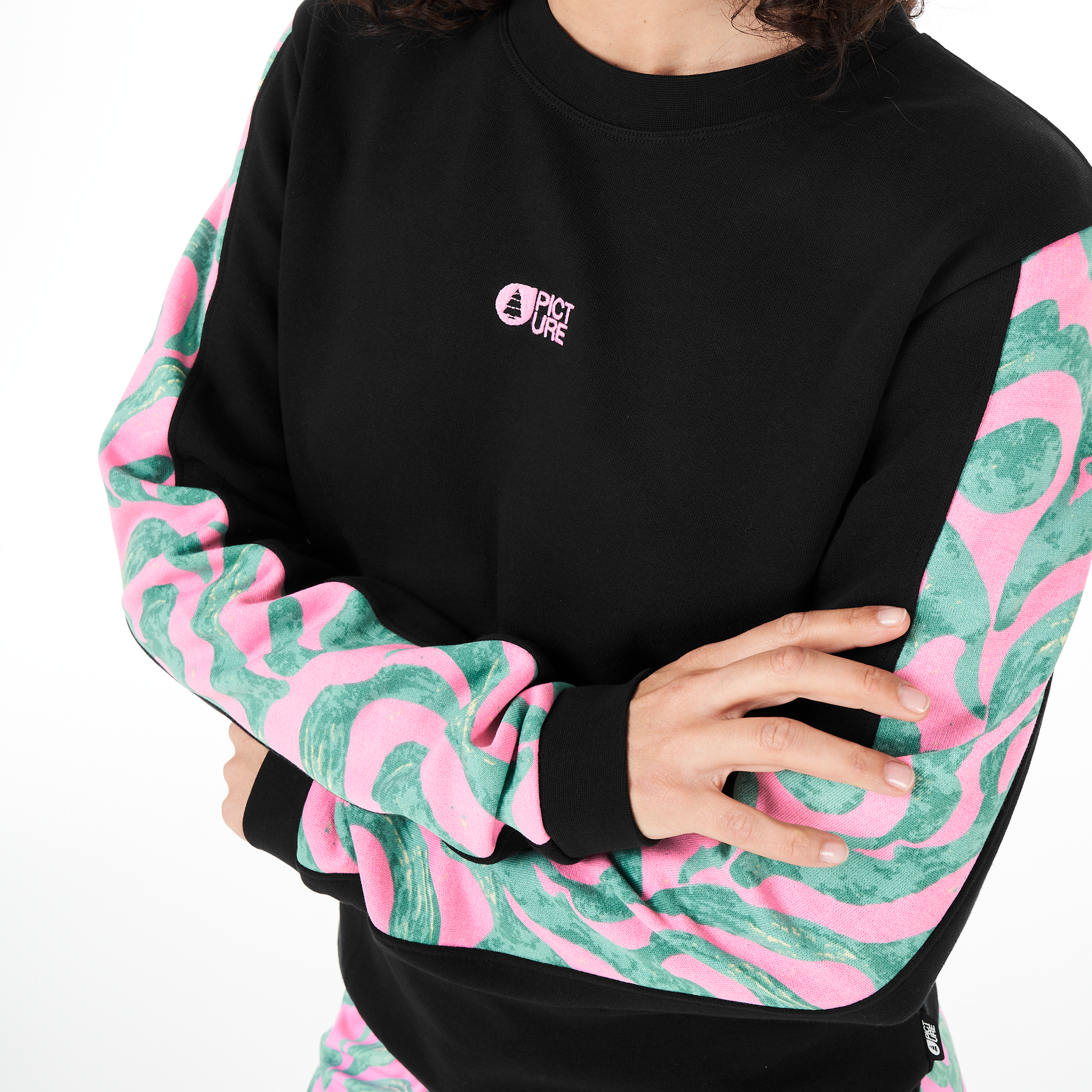 BLAYR PRINTED CREW __color:Black_/_Wasania#3
