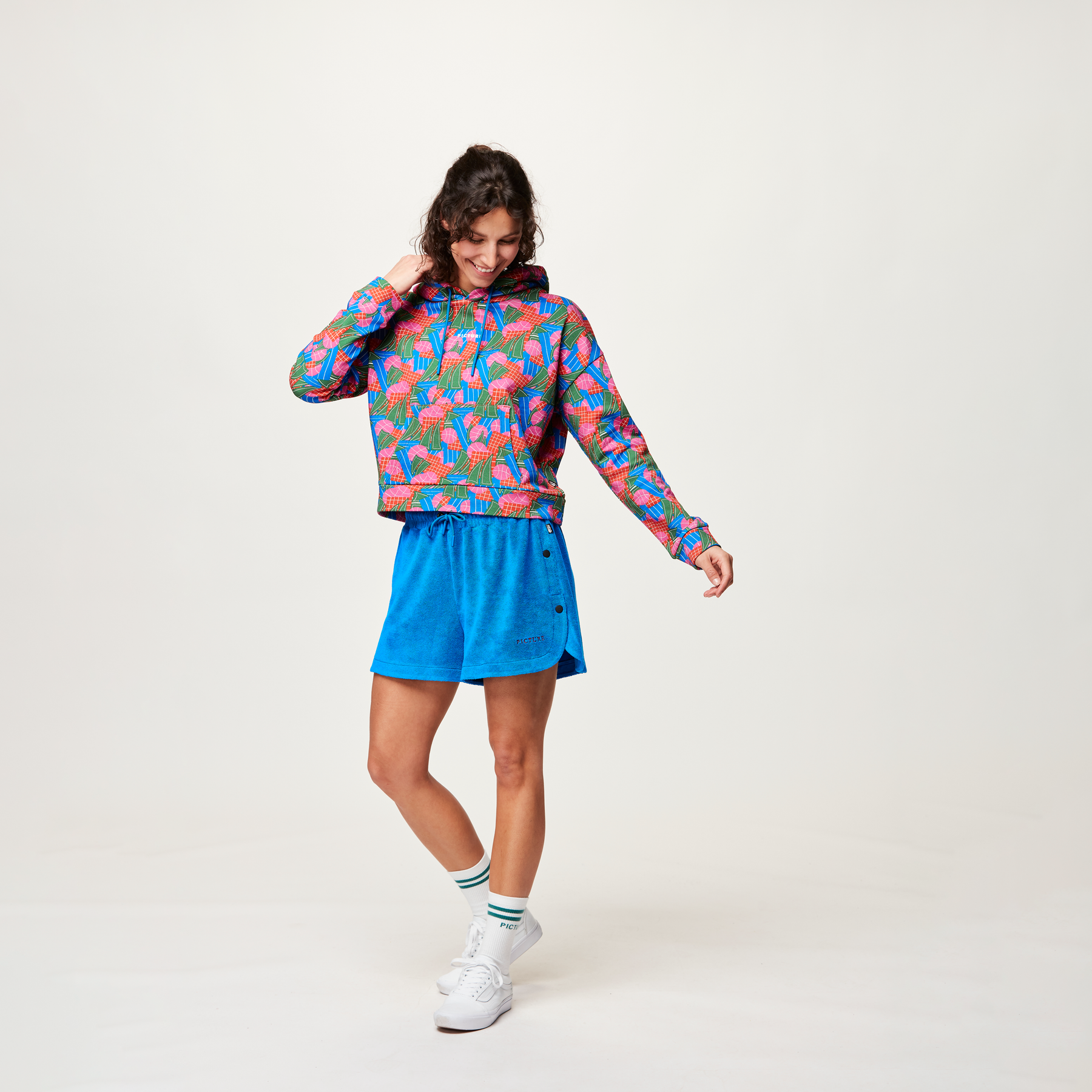 NERIS CROP HOODIE __color:Player_Print#31