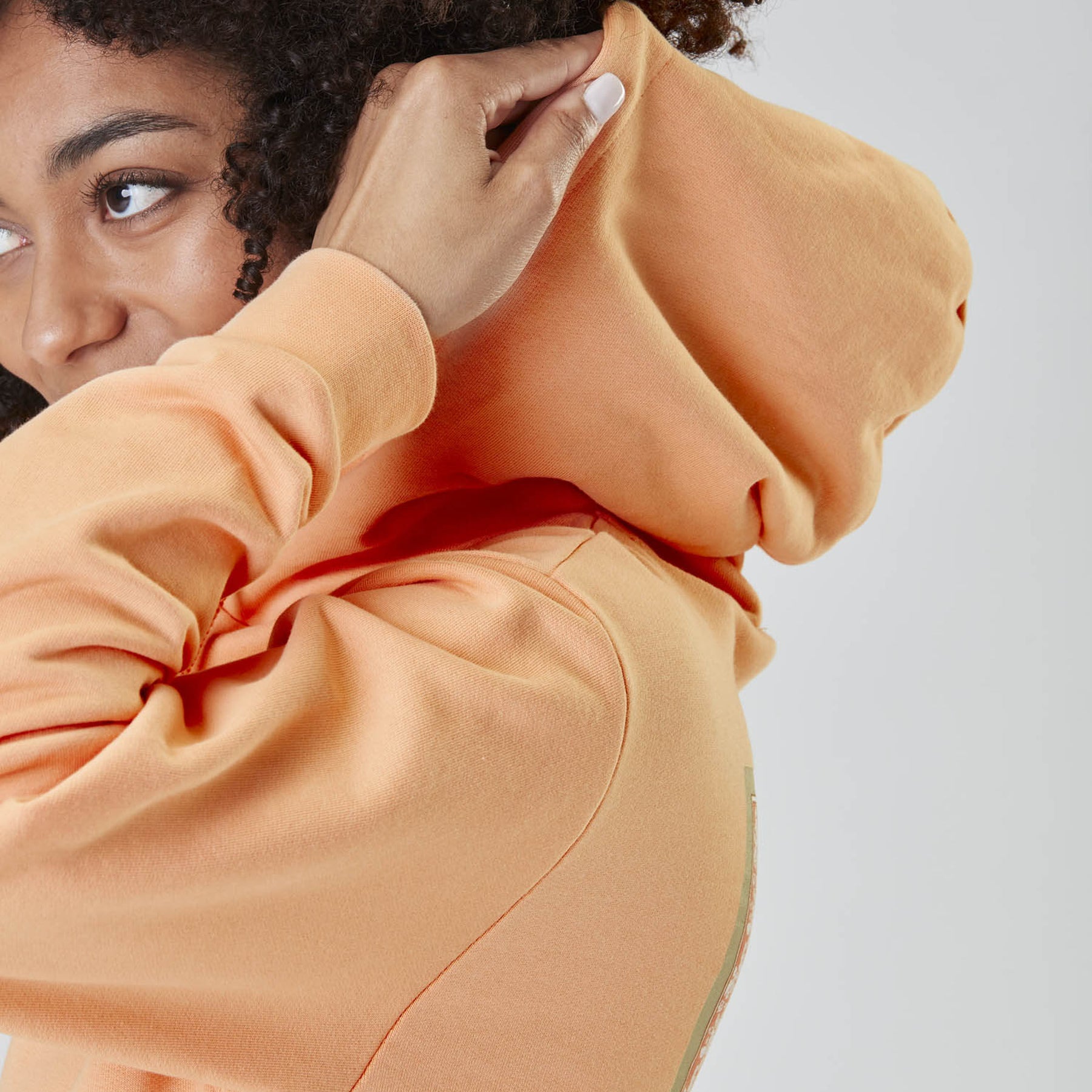 JANYKA LONG SWEAT __color:Peach_Nougat#23