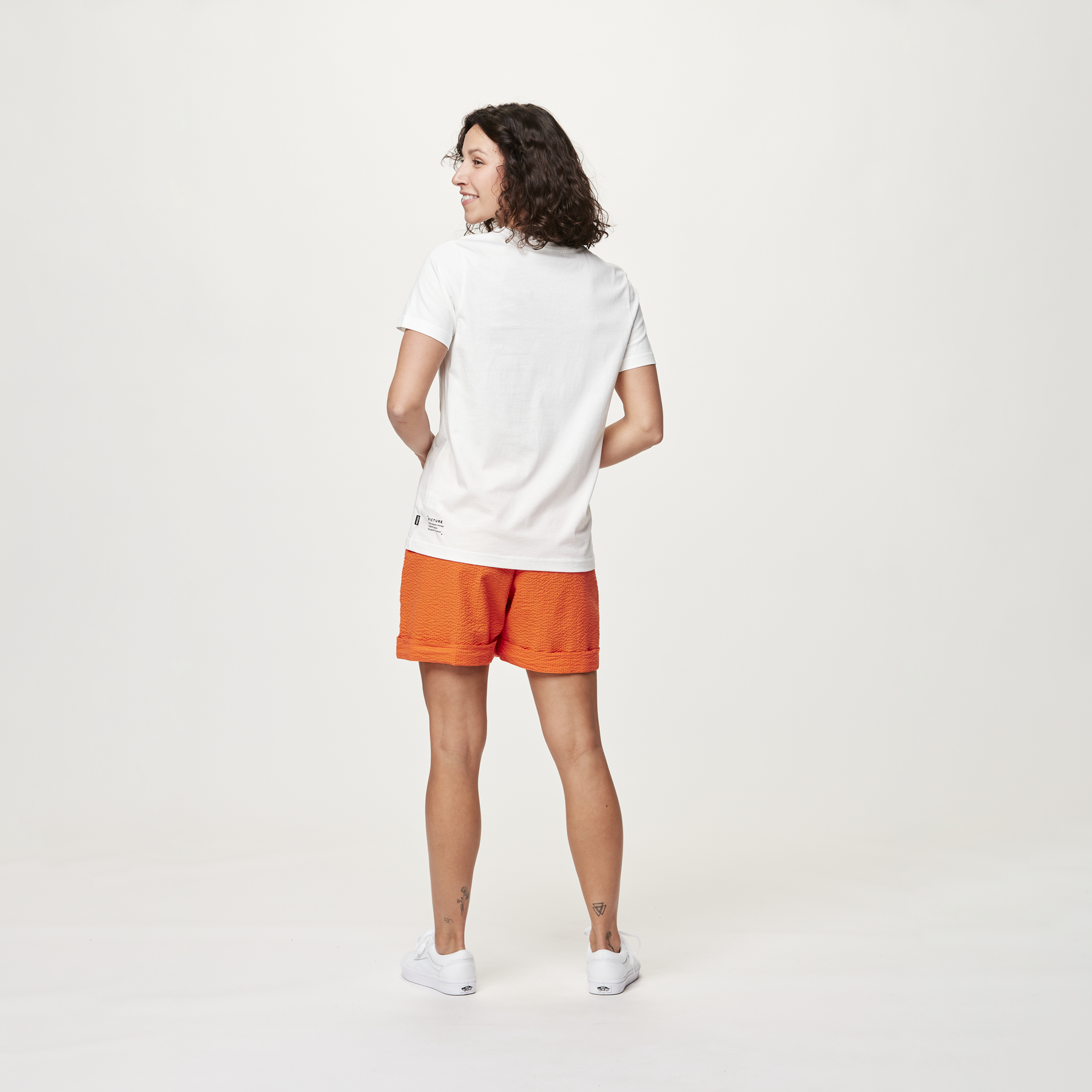 BASEMENT TEE W __color:White#16