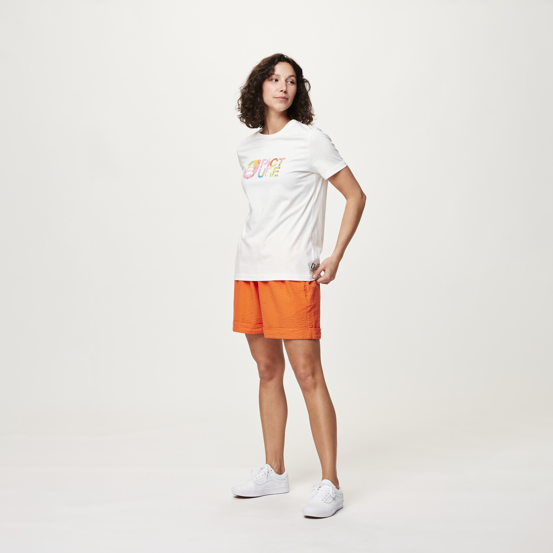 BASEMENT TEE W __color:White#17