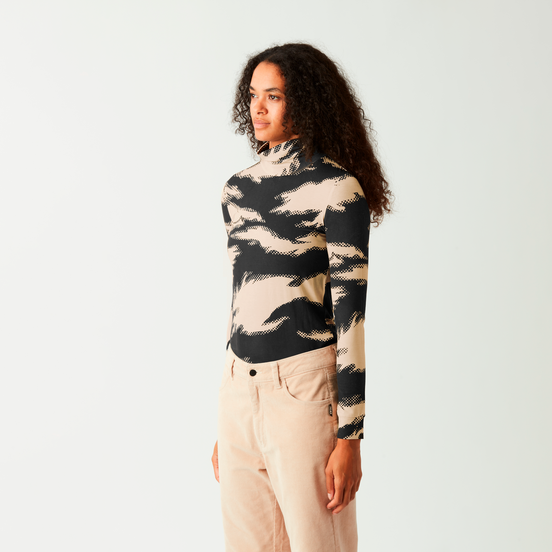 SKIMY PRINTED COL TEE __color:Shadow_Print#6