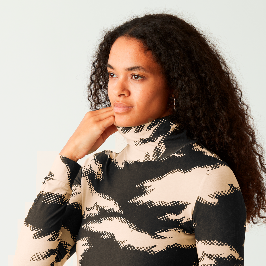 SKIMY PRINTED COL TEE __color:Shadow_Print#9