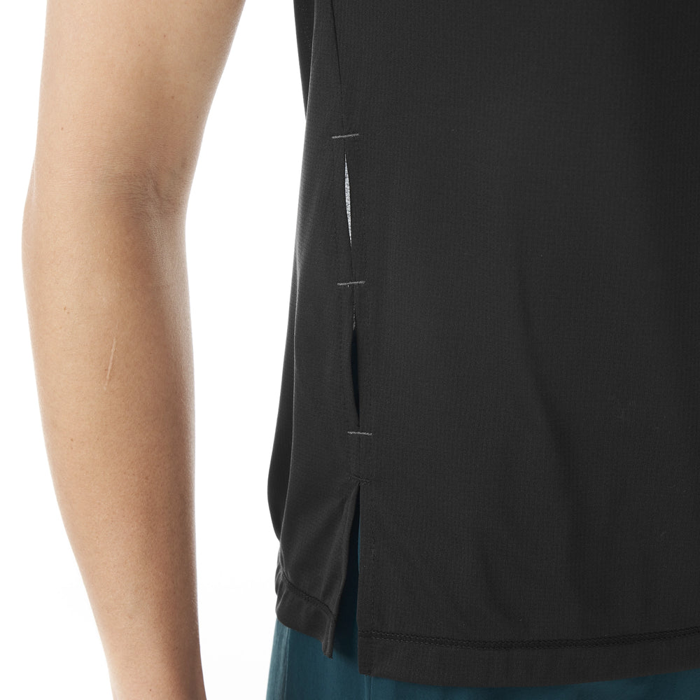 Contrast topstitching for ventilation