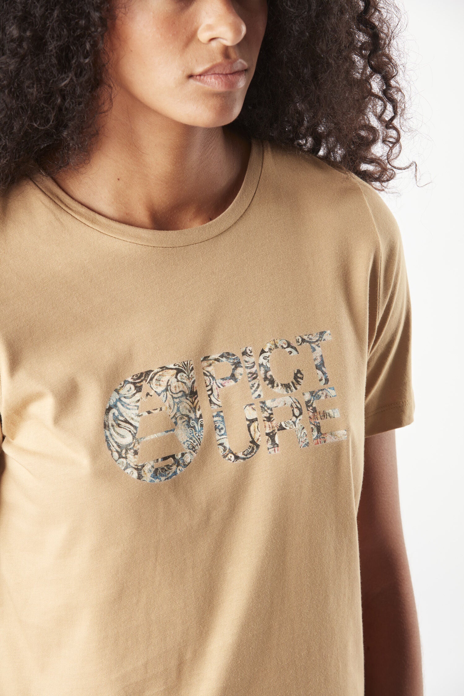 BASEMENT TEE W __color:Dark_Stone#17
