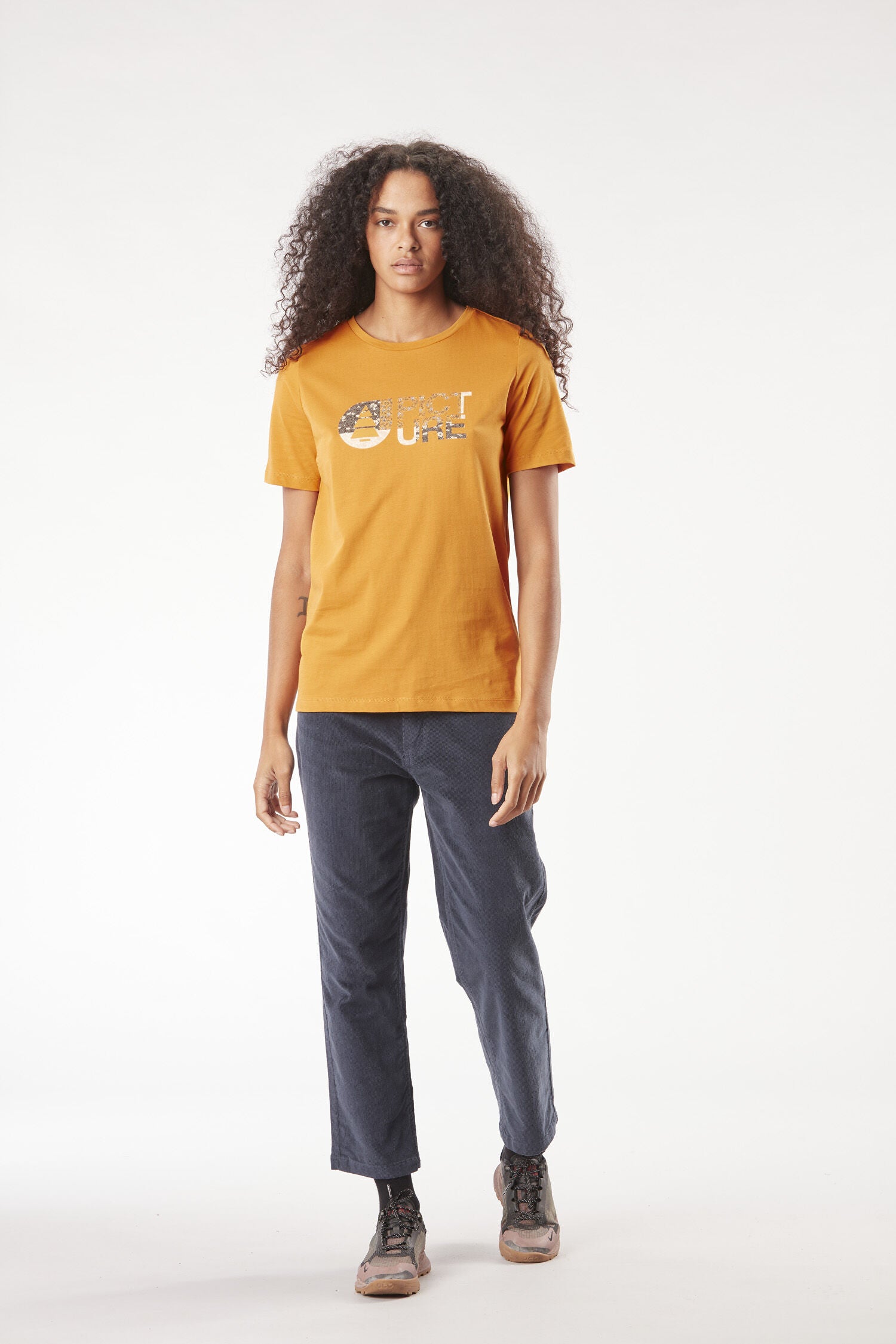 BASEMENT TEE W __color:Camel#7