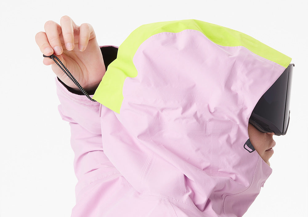 Ergonomische Kapuze mit Ein-Punkt-Regulierung