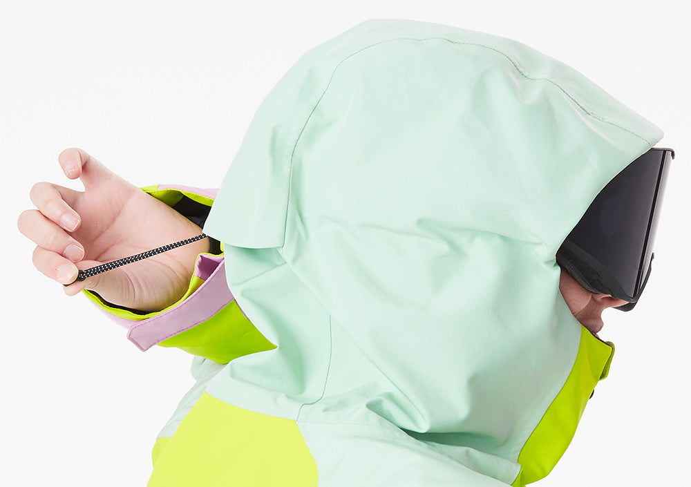 Ergonomische Kapuze mit Ein-Punkt-Regulierung