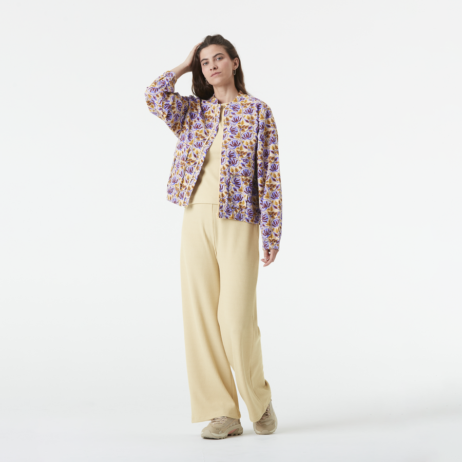 SERENATA PRINTED JKT __color:Alpine_Thistle_Print#2