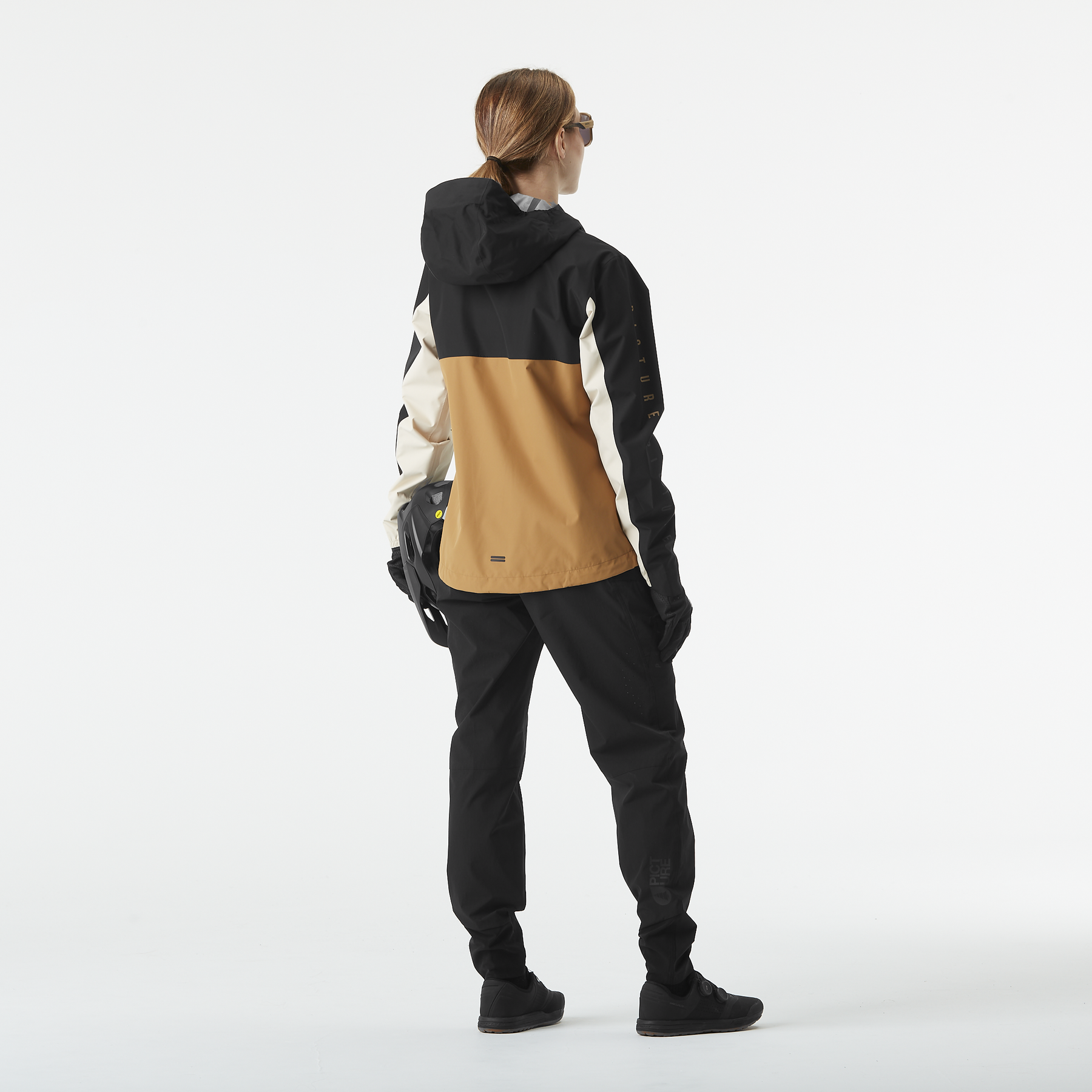 GRANITY + 2,5L W JKT __color:Black#1