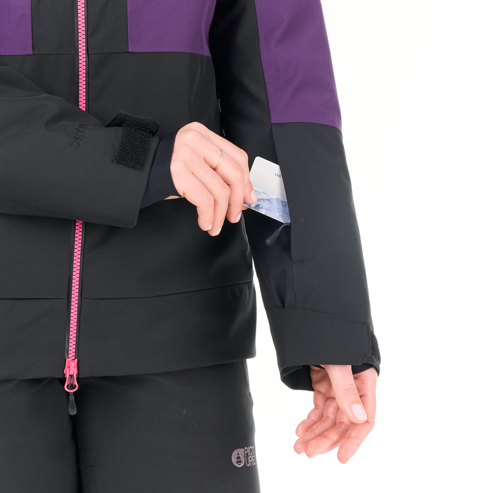 Ski pass pocket