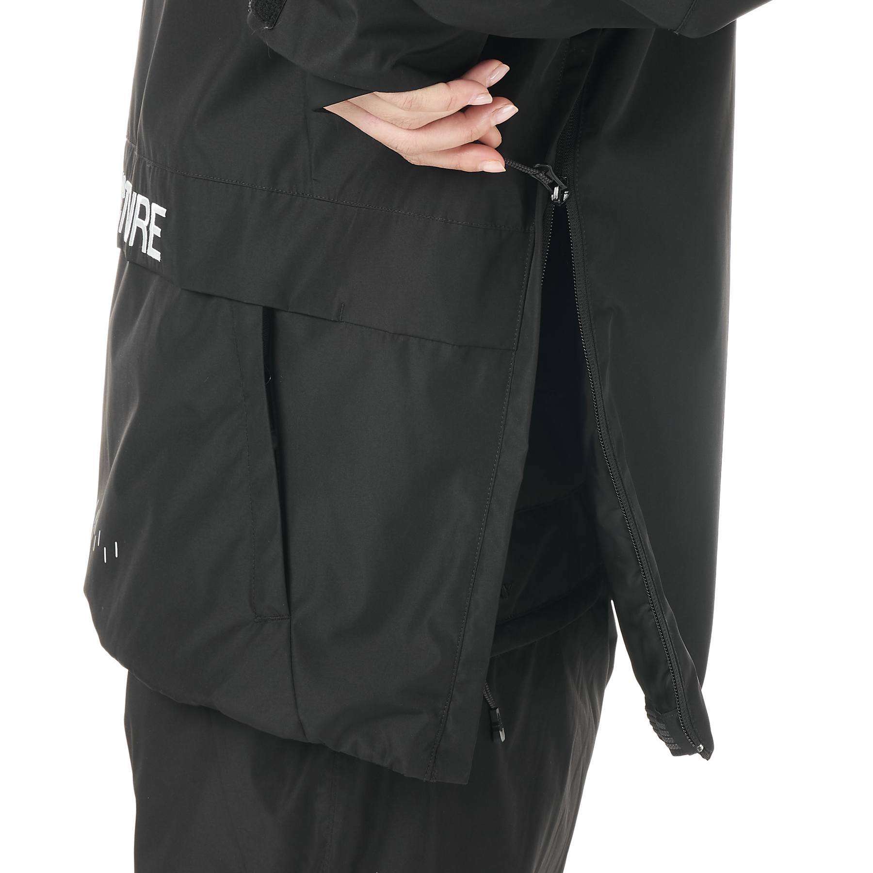 LUMA 1/4 ZIP __color:Black#24