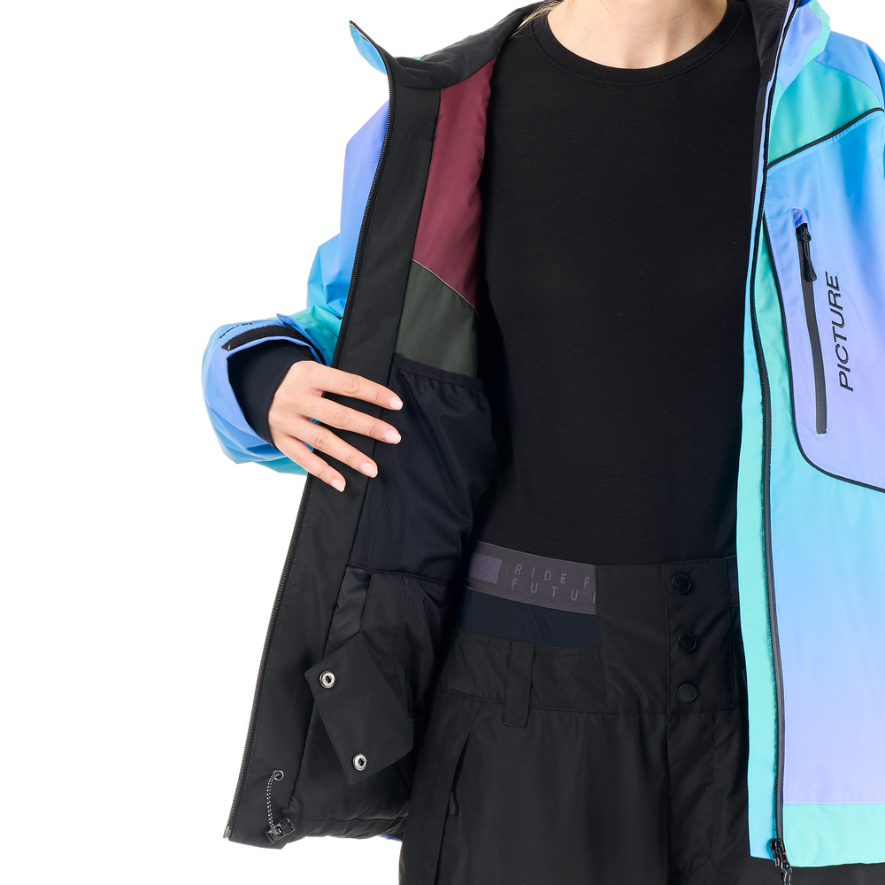 Inside accessory mesh pocket