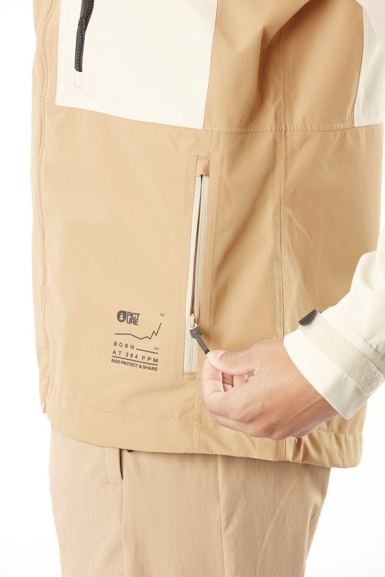 ABSTRAL+ 2.5L W JKT __color:Tannin#43