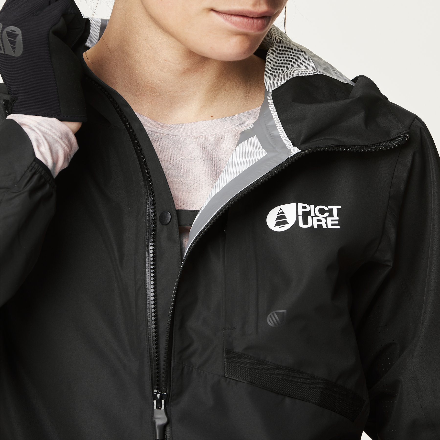 GRANITY + 2,5L W JKT __color:Black#5